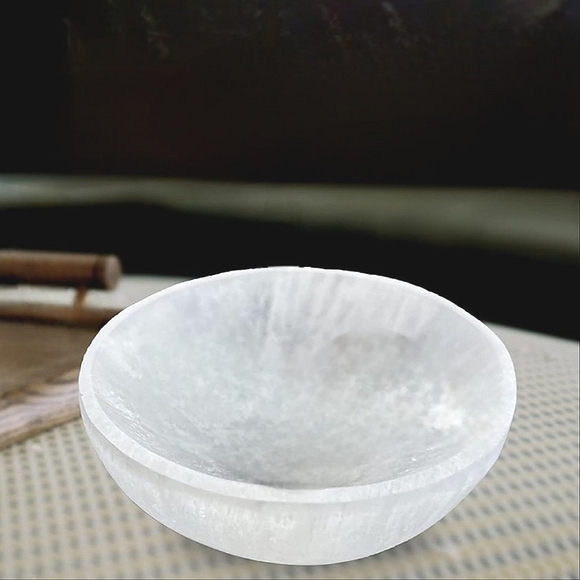 Selenite bowl - Picture 1 of 8